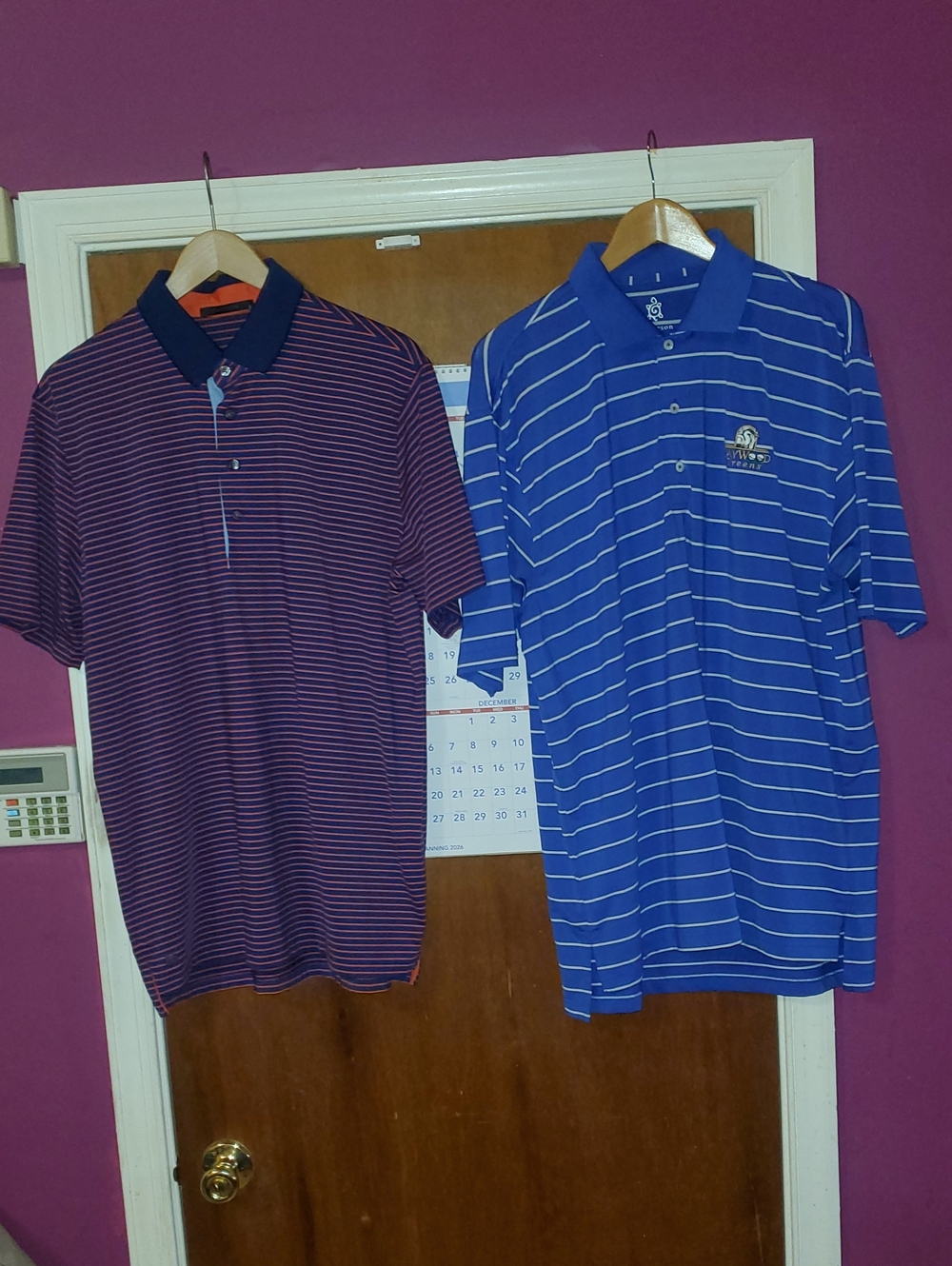 2 GREAT CONDITION MENS SIZE LARGE GOLF SHIRTS. TURUTLESON AND GREYSON. SIZE L.